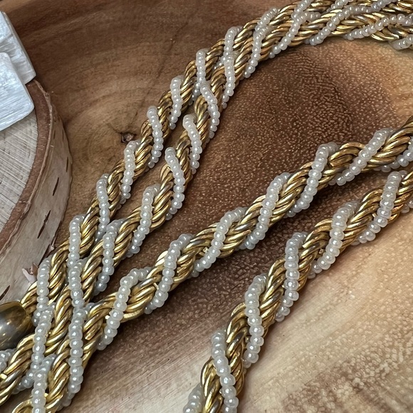 VTG| Trifari Spiral Gold Tone & Pearl Chain ✨🤍 - Picture 7 of 11